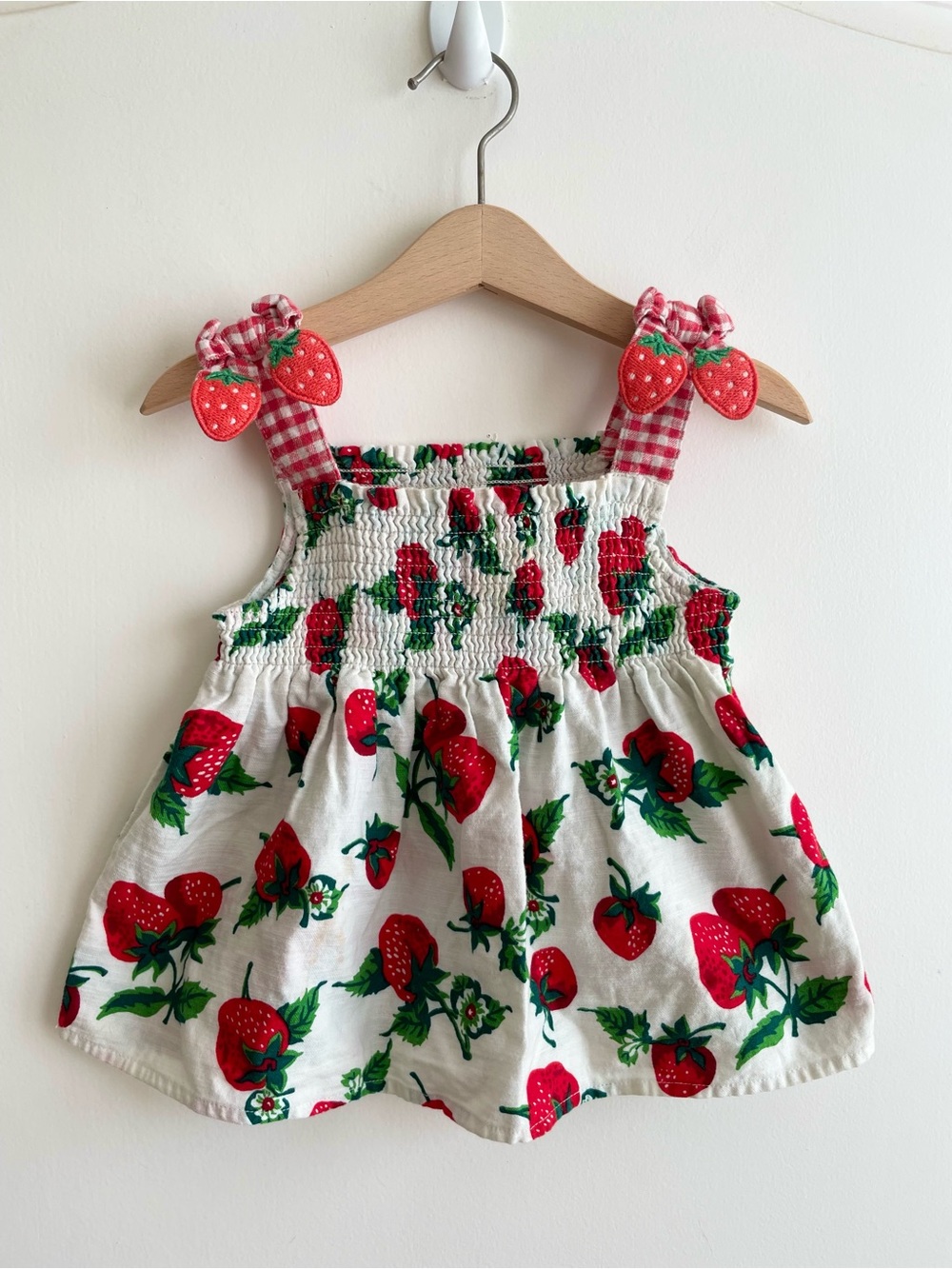 Mini Boden 100% Cotton Strawberry Gingham Smocked Top Girls Size 5-6Y
